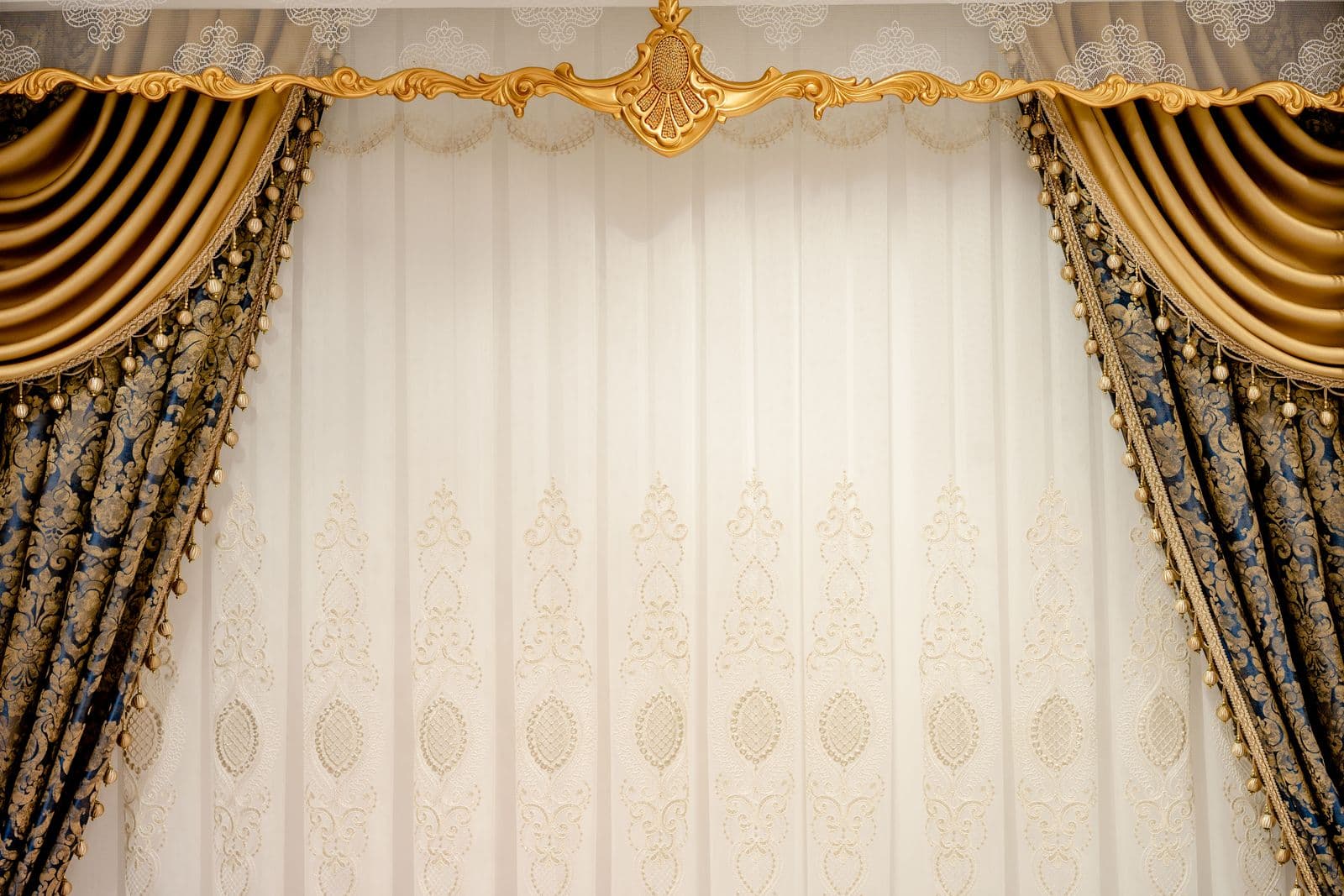 Drapes & Curtains — premium finish by AuroMakeover